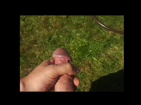 ❤️ Hottie si fa scopare a figa rosa è cums cun un squirt in un giardinu d'estate ️❌ Pornografia dura à porn co.porngameshub.ru ﹏