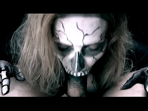 ❤️ Ragazza demonia chì succhia u cazzo cù a so bocca nera è ingoia cum. ️❌ Pornografia dura à porn co.porngameshub.ru ﹏